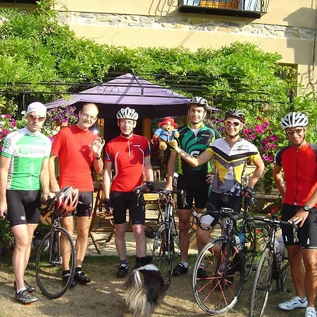 Aux Quatre Saisons Bed & Breakfast *