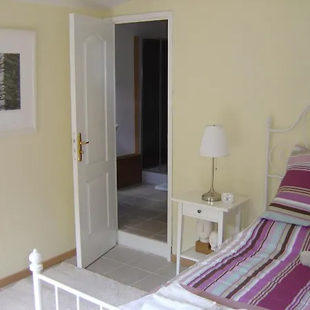 Aux Quatre Saisons Bed & Breakfast *