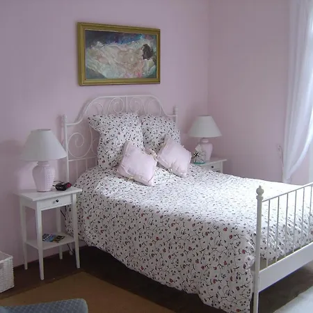 Aux Quatre Saisons Bed & Breakfast Axat