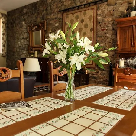 Aux Quatre Saisons Bed & Breakfast Axat