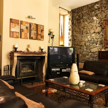 Aux Quatre Saisons Bed & Breakfast Axat