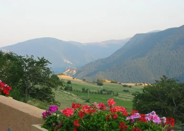 Alojamento de Acomodação e Pequeno-almoço Aux Quatre Saisons Axat