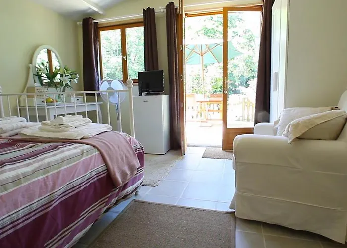 Aux Quatre Saisons Alojamento de Acomodação e Pequeno-almoço *